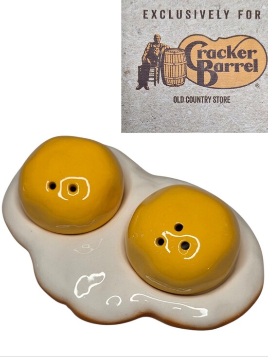 Cracker Barrel Other - Cracker Barrel Old Country Store Exclusive Fried Egg Salt & Pepper Shaker Set